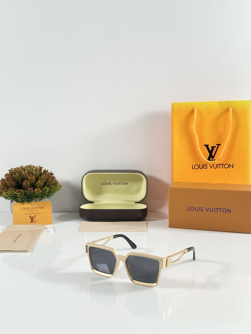 Louis Vuitton 139 Gold Black