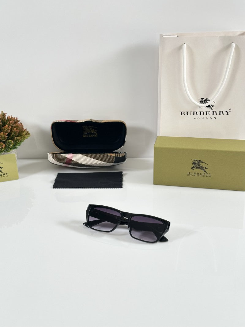 Burberry WMNS 9933