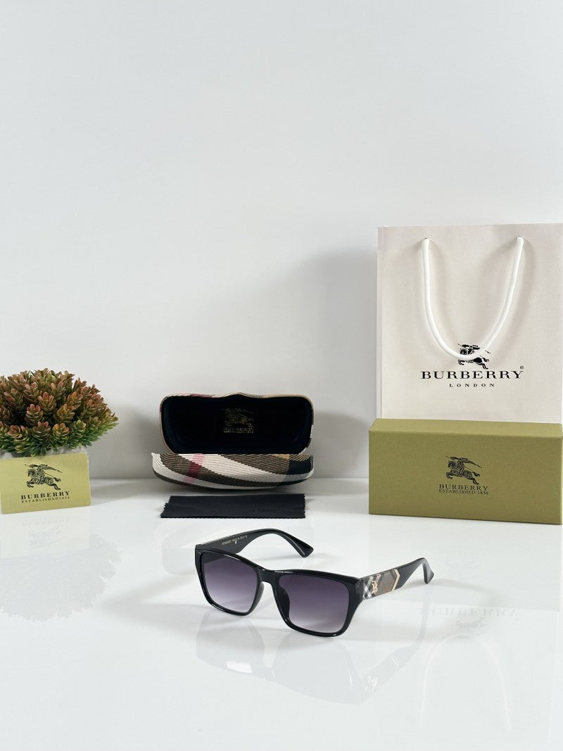Burberry WMNS 9933